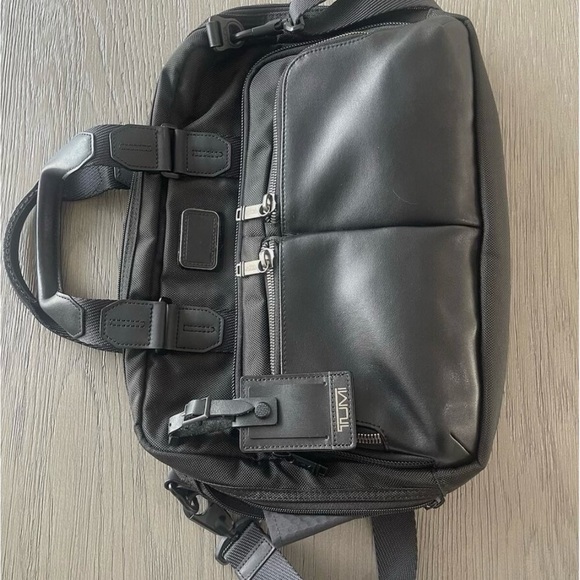 Tumi Alpha Bravo Slim Commuter Bag - Picture 6 of 8